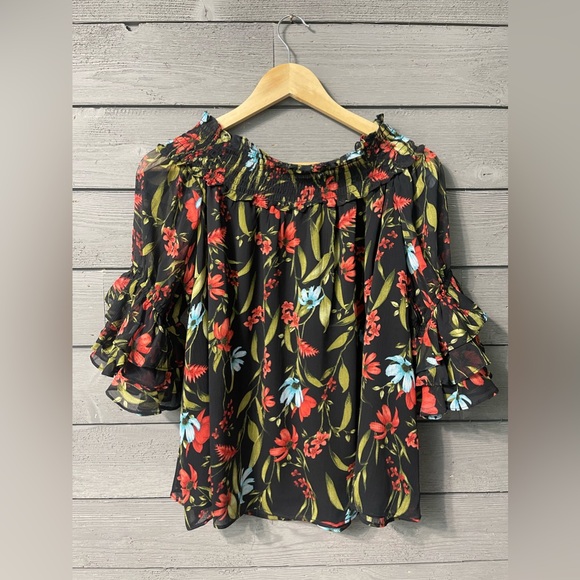 CeCe Black Blue Red Floral Ruffle Off the Shoulder Blouse Sz Medium - Picture 7 of 11